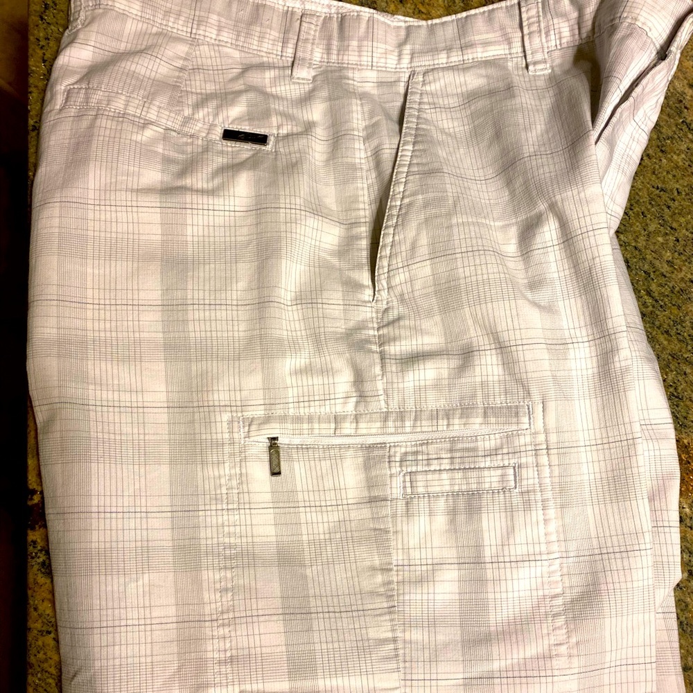 Greg Norman White plaid shorts. Size 32